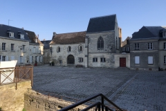 square in front of cathedral 1