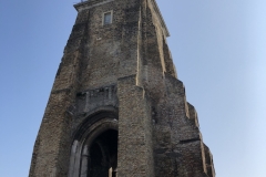 the tower on the place des heros